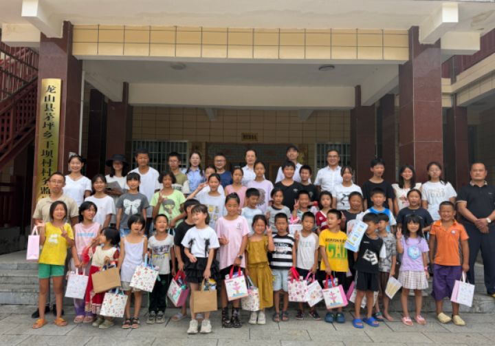 助学圆梦启新程 安全护航暖童心｜州公共资源交易中心开展金秋助学暨 “暑假安全行・巾帼暖童心” 关爱服务活动